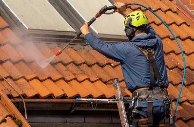 Démoussage et hydrofuge de toiture à Courtoin